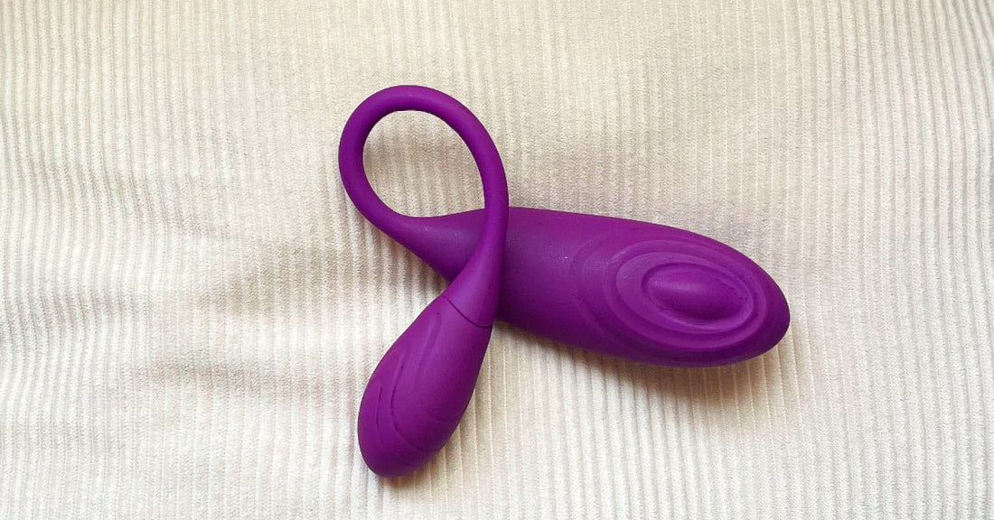 Sex Toy Review: Evie Tapping Vibe with Vibrating Love Ball Sex Toy Review: Evie Tapping Vibe with Vibrating Love Ball